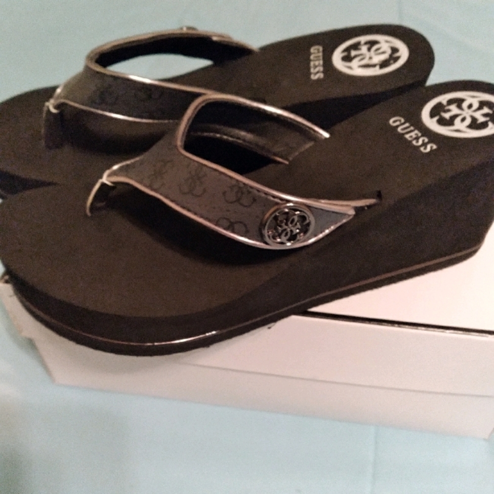 Plataforma. Flip. Flops Guess